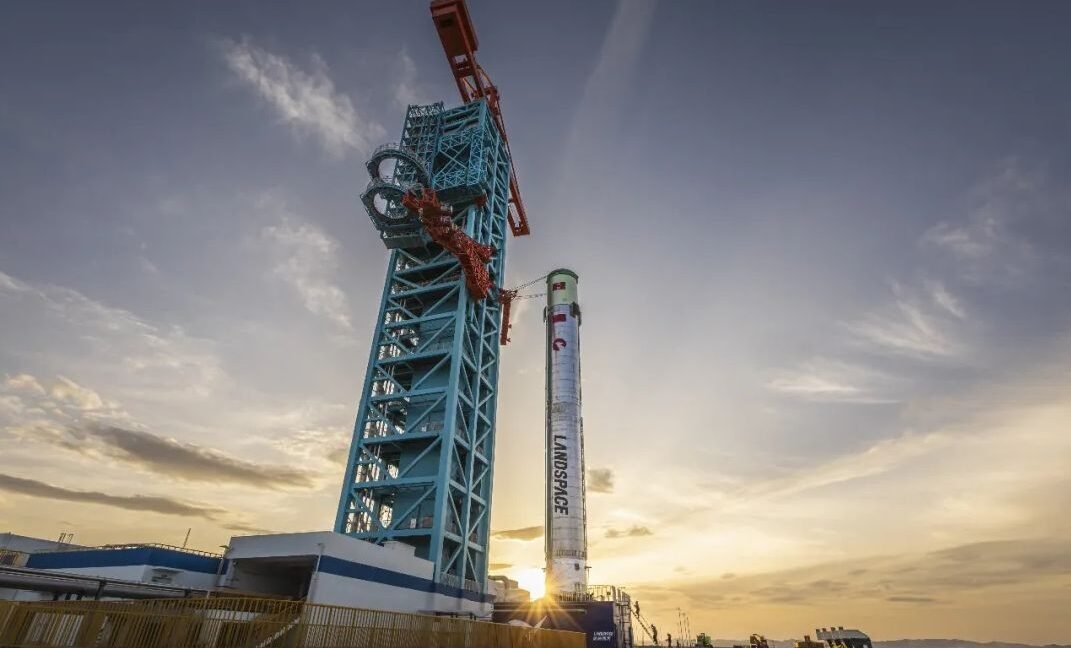 Asian reuse milestones and SpaceX’s new western base at Vandenberg – the latest buzz from Rocket Gossip!