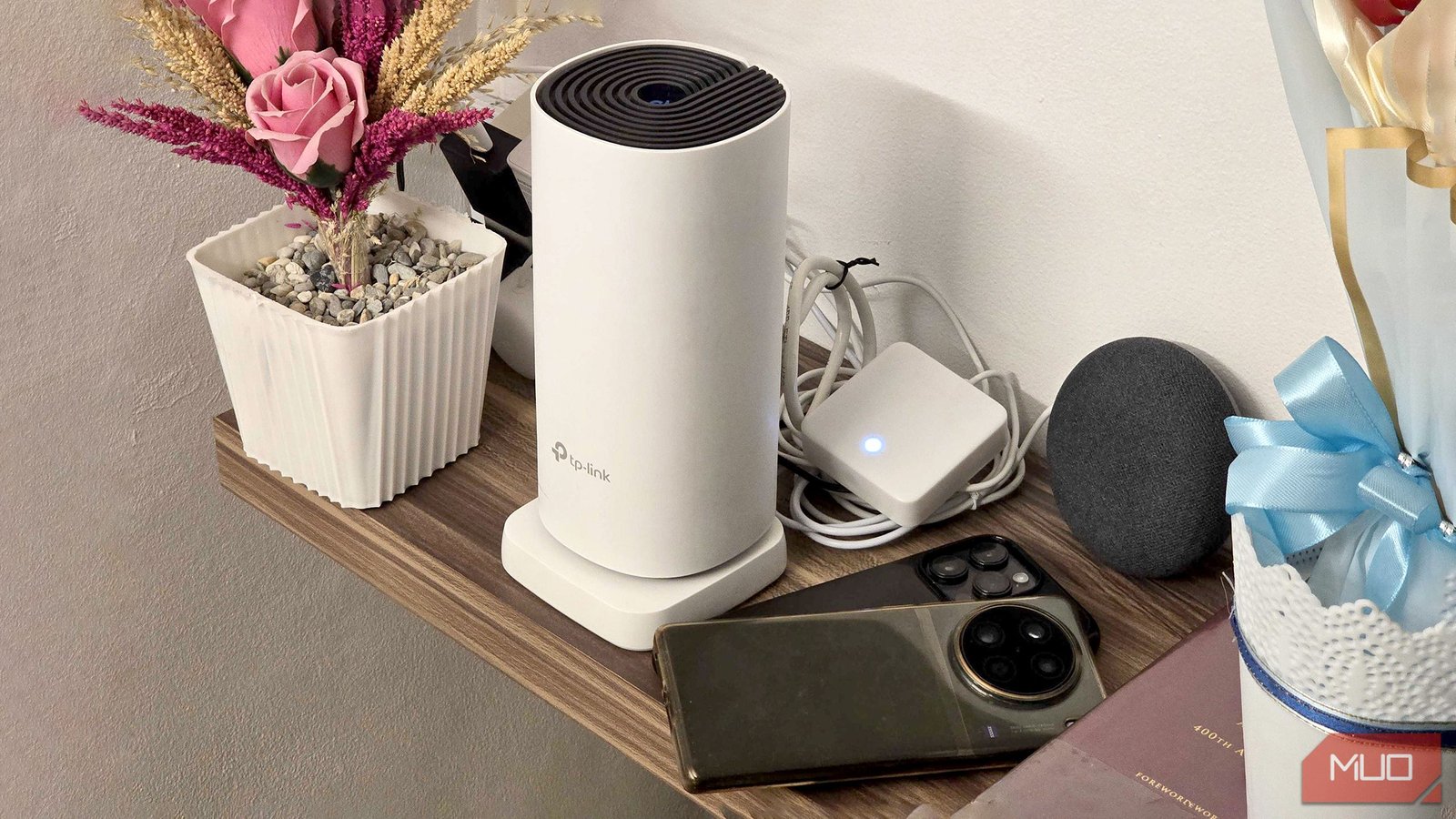 Smartphones connecting to guest Wi-Fi connection