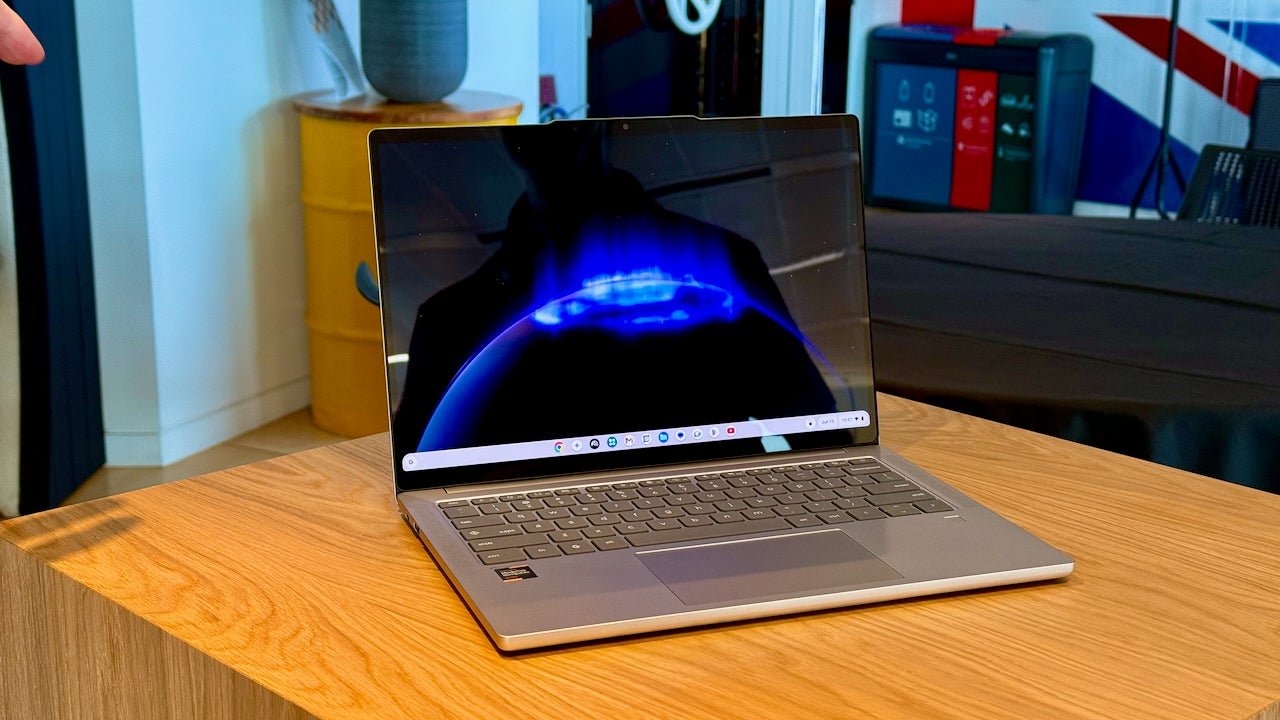 I’ve had a go on the most tempting Google Chromebook yet – and it’s cracking value!